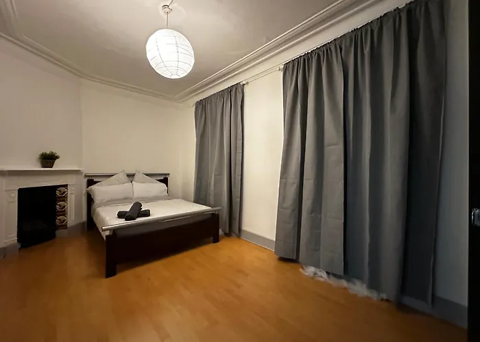 Grove Rooms 2